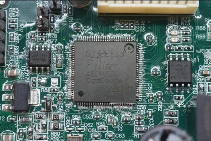 GD32A513VDT3 GigaDevice Automotive MCU Cortex-M23 96MHz 128KB Flash 20KB SRAM LQFP100 -40~125℃ 三、中英混合
